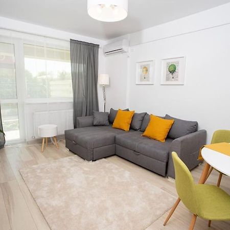 Amazing Apartament With Garden Bucharest Airport Self Check-In!! Otopeni Εξωτερικό φωτογραφία